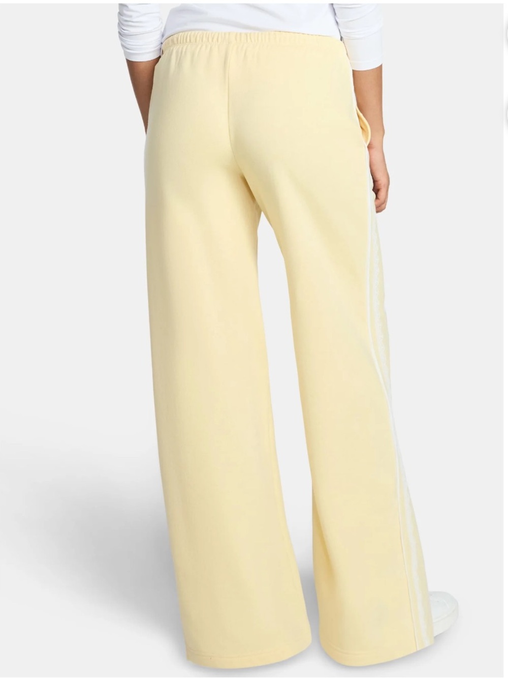 Cinnamoroll Yellow Graphic Lounge Pants - Picture 4 of 5